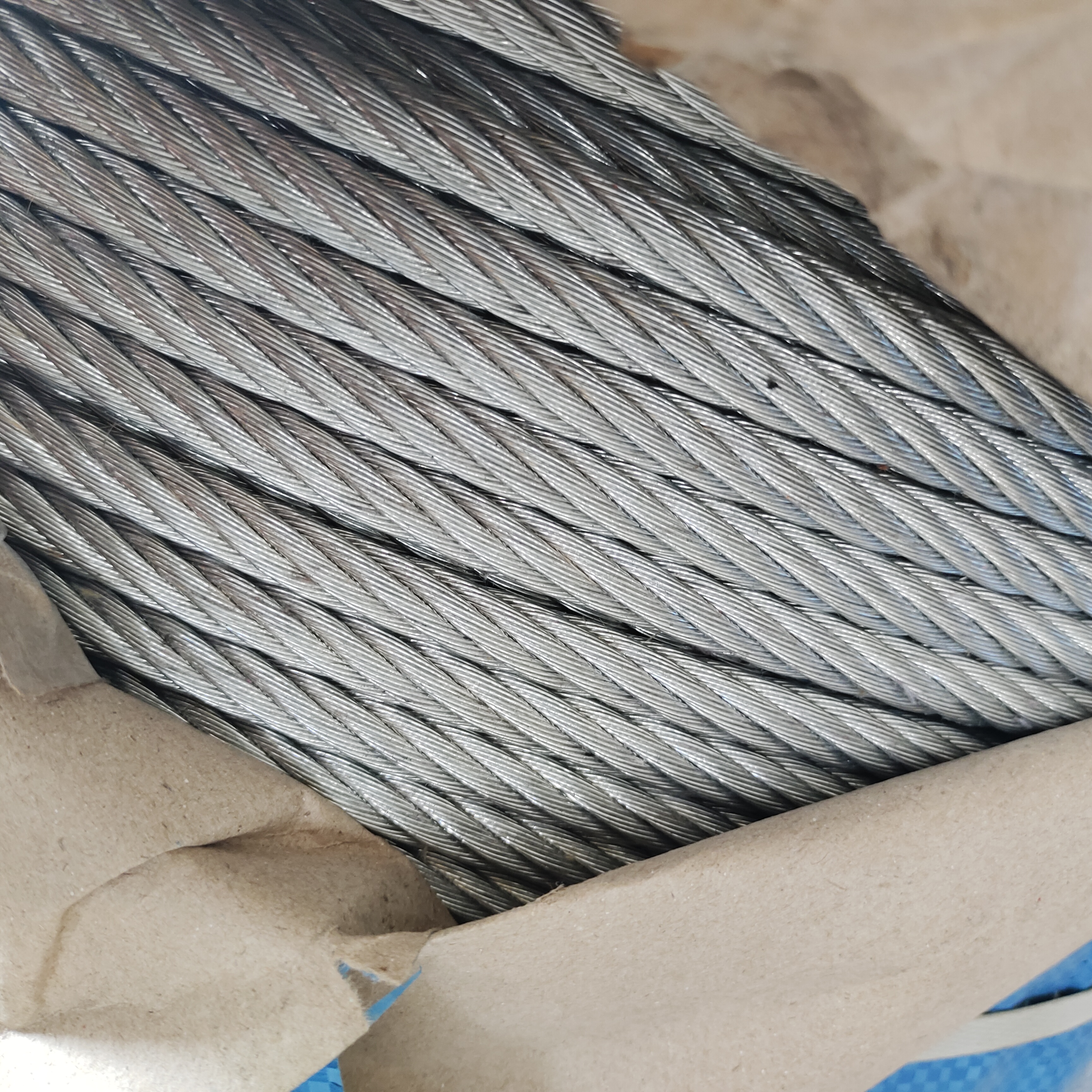 6X12+7FC Electro Galvanized Steel Wire Rope Fiber Core Dry Surface